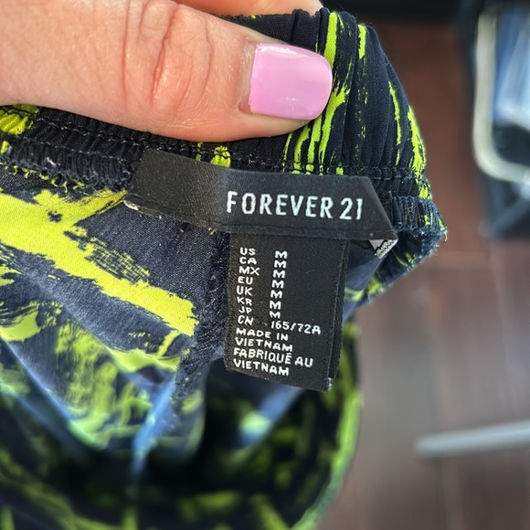 Funky pants - Picture 6 of 7